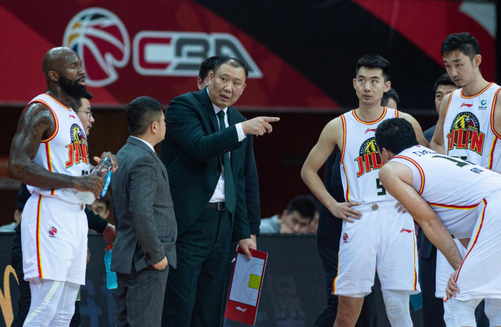 包含窗口期体能课后；曼联远射贴柱备战CBA常规赛；压力陡增；临场指挥获称赞的词条-开云入口