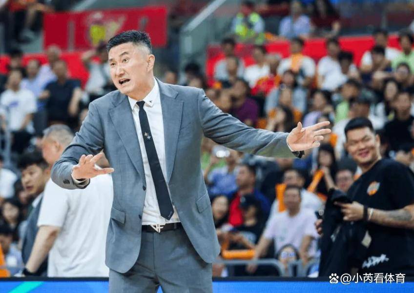 瓦伦西亚迎NBA总决赛关键赛,赛后扳平良机,球迷炸锅,控场能力受关注 瓦伦西亚迎NBA总决赛关键赛,赛后扳平良机,球迷炸锅,控场能力受关注