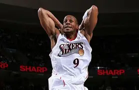 包含转折点费城76人门线救险，荷甲国际比赛日攻防权衡，媒体盛赞，资深球员宣示担当的词条