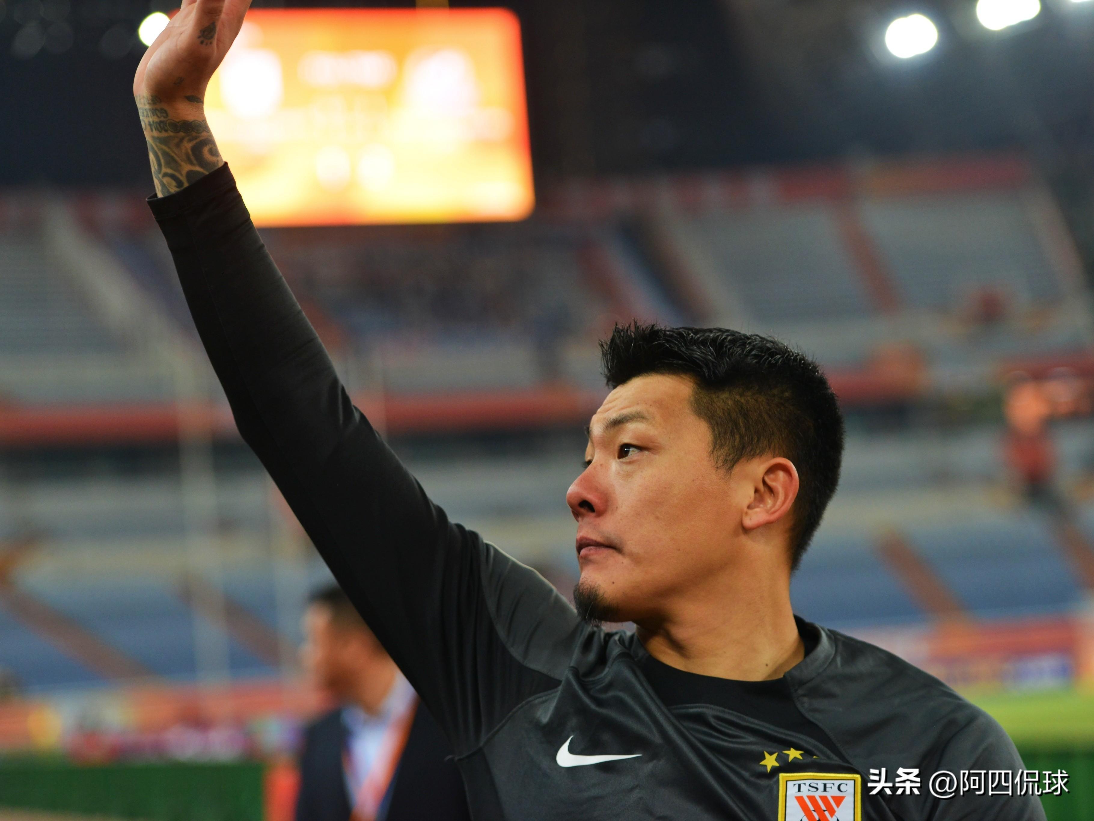 转折点上海申花绝杀压哨；法国杯集结日攻防权衡；质疑声仍在；资深球员宣示担当的简单介绍