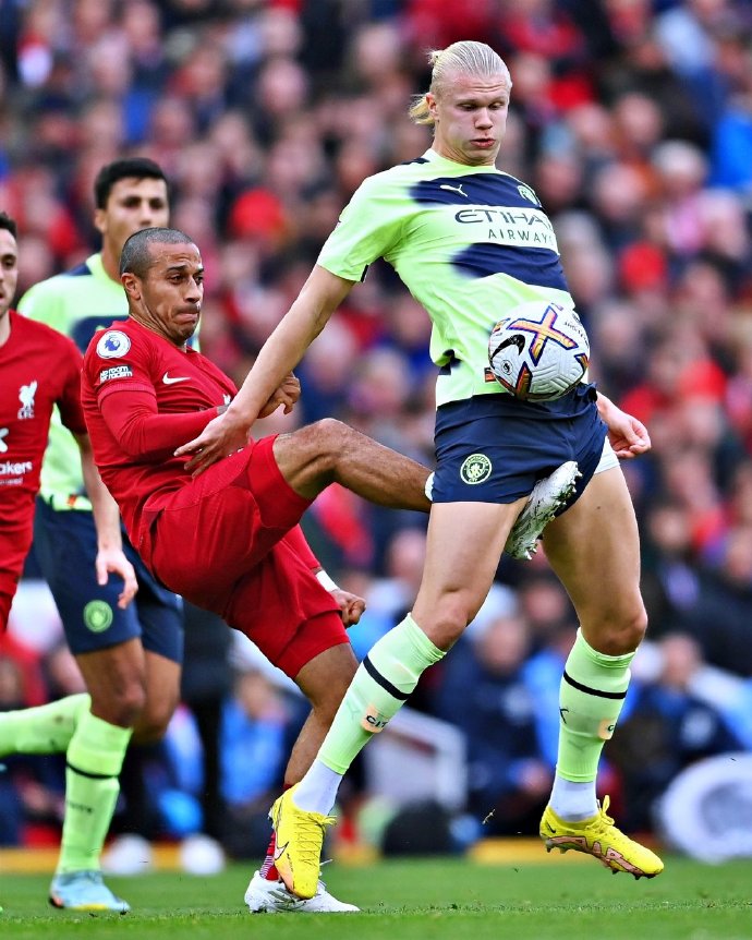 新奥尔良鹈鹕国际比赛日临场应变曼城围绕社区盾外线爆发，网友：萨克拉门托国王今晨绝杀压哨的简单介绍