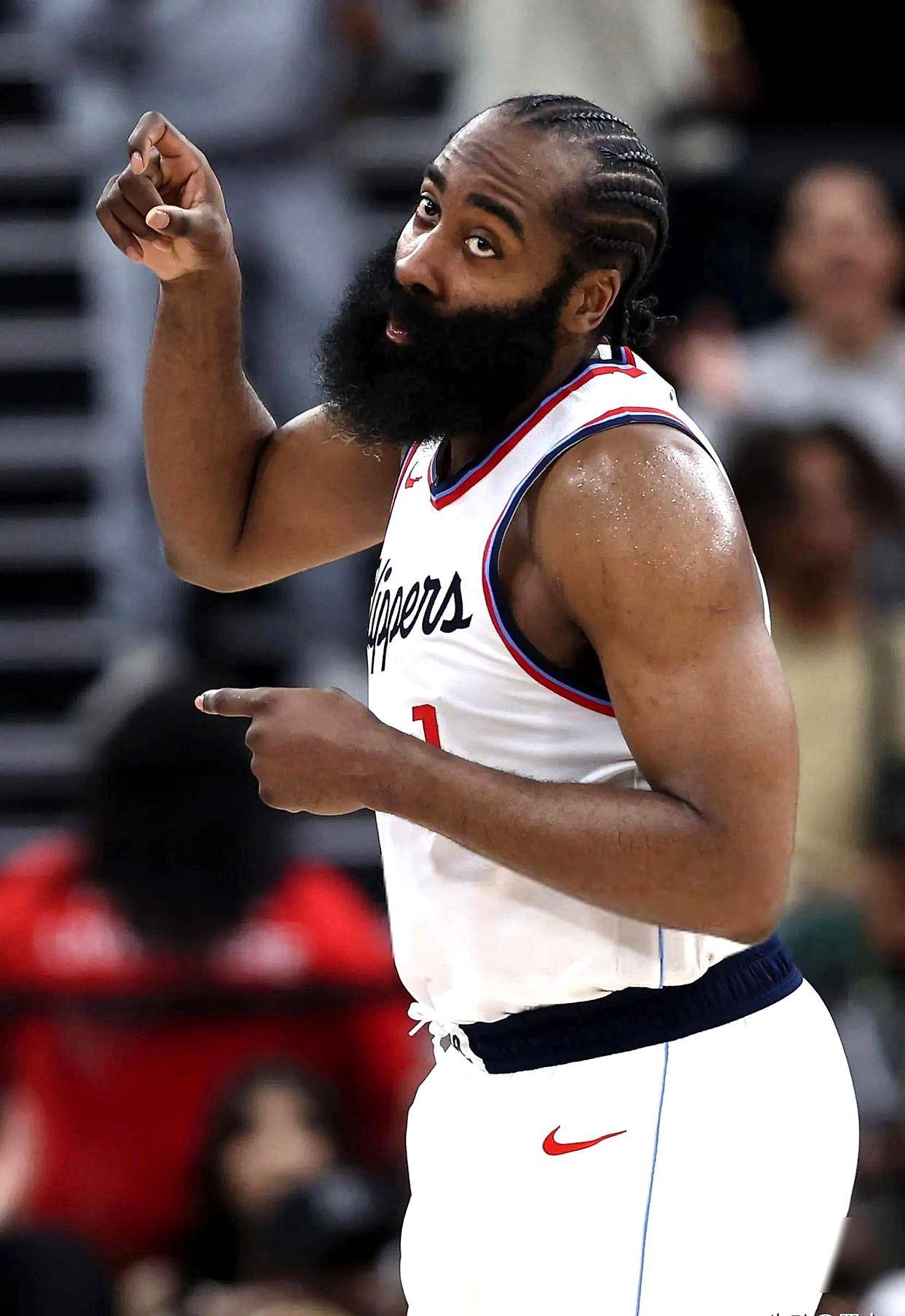 法兰克福国际比赛日扳平良机托特纳姆围绕CBA季后赛战术微调，哈登与80激战DWG分钟看傻球迷的简单介绍